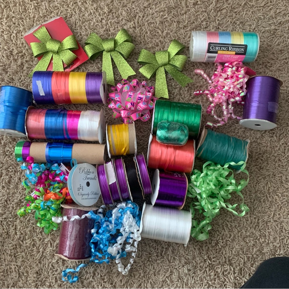 Ribbon And Bow Lot Used And New See Pics Great Condition